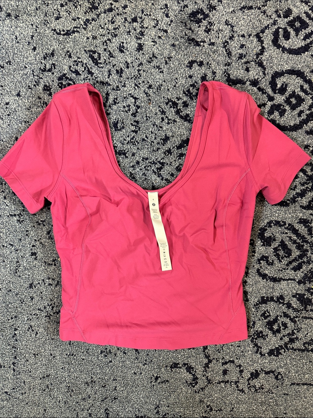 NWOT Women’s Lululemon Top size 4